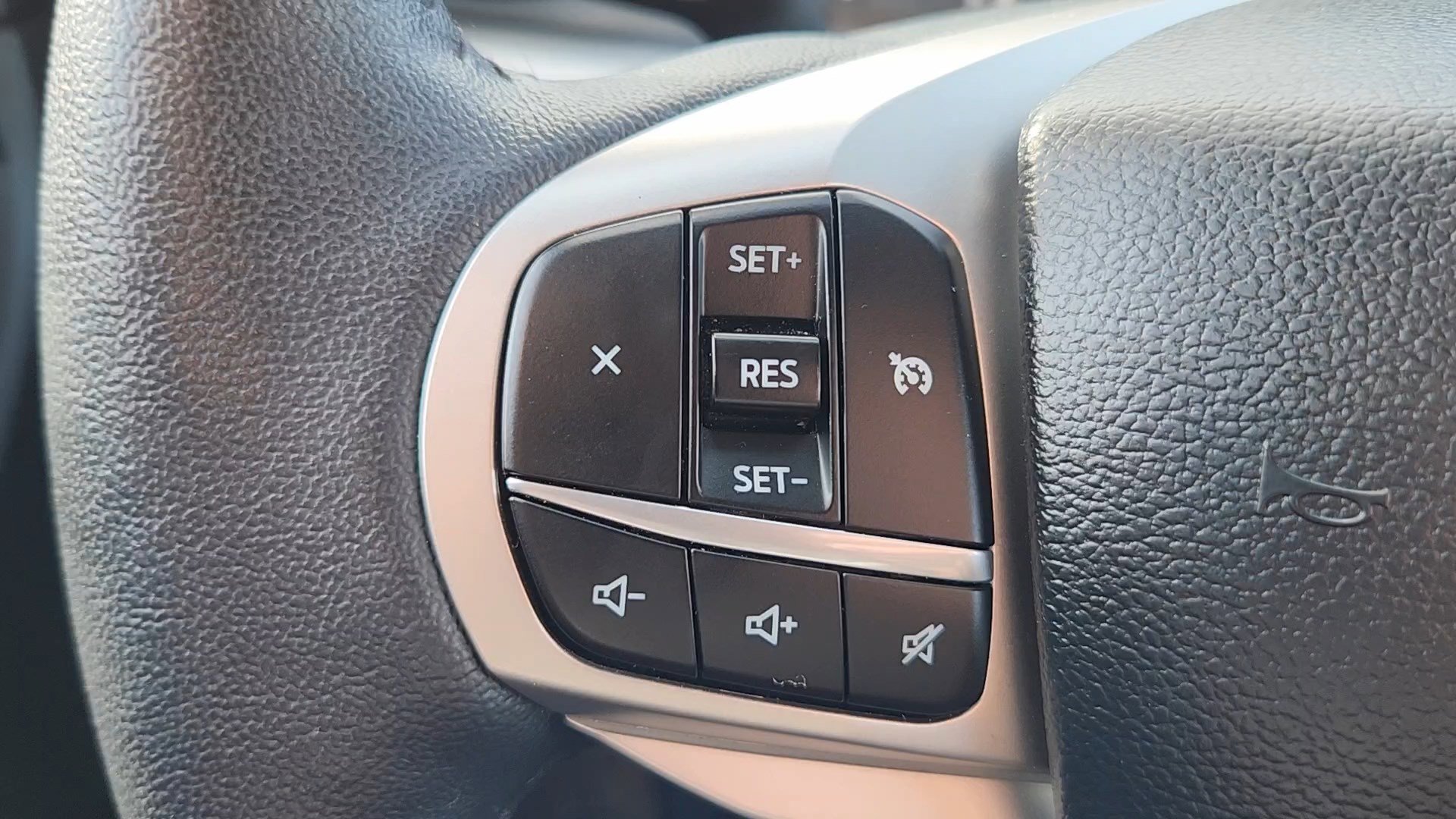 Certified 2024 Ford Explorer XLT w/ Equipment Group 202A image 13