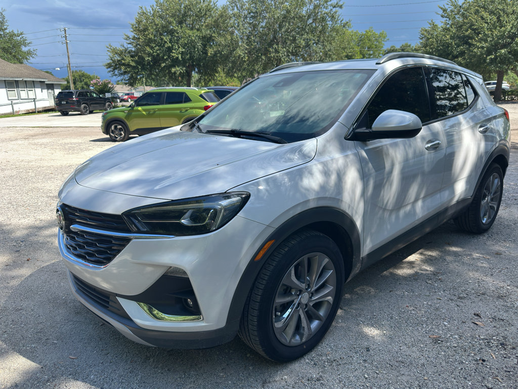 Used 2023 Buick Encore GX Essence w/ Experience Buick Package FWD image 1
