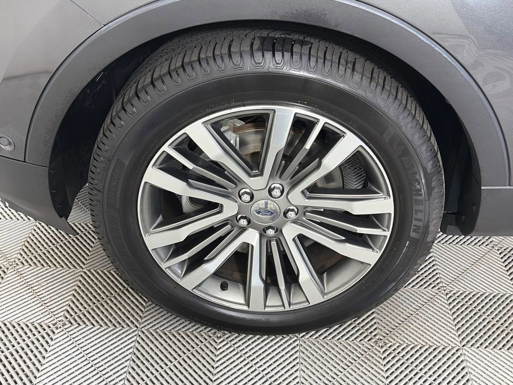 Certified 2017 Ford Explorer Platinum AWD/4WD image 8