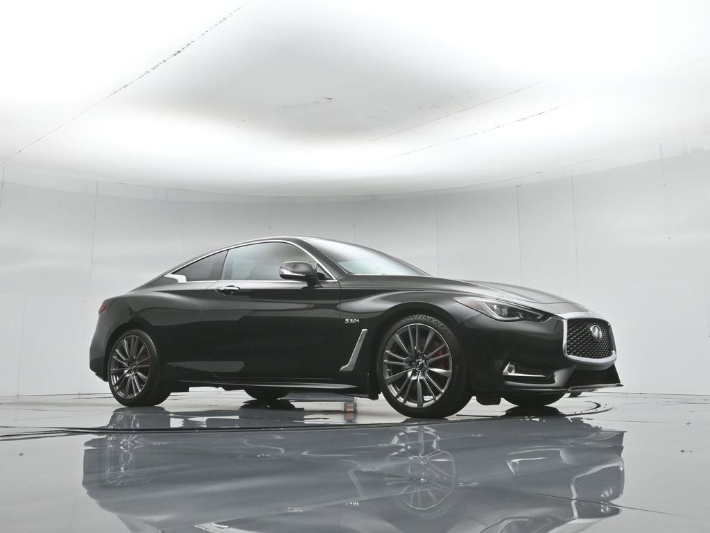 Used 2017 INFINITI Q60 Red Sport 400 RWD image 4