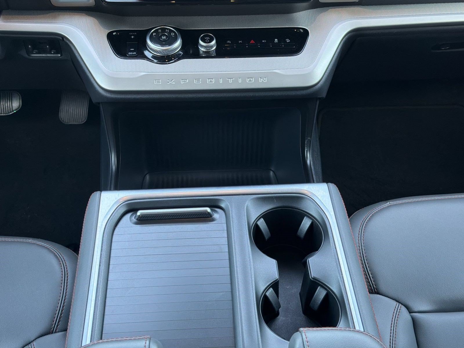 Certified 2025 Ford Expedition Active AWD/4WD image 19