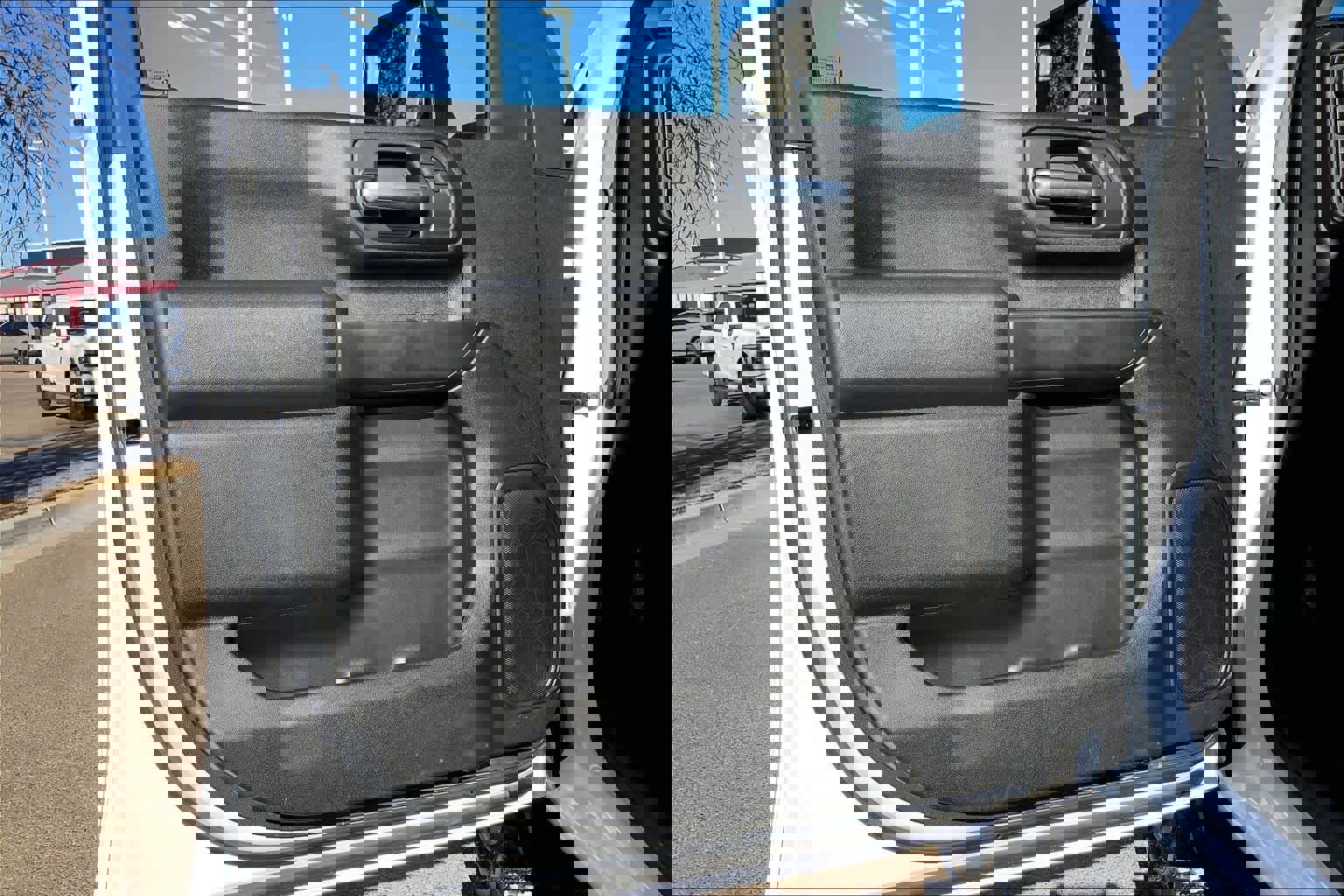 Used 2025 Chevrolet Silverado 2500 W/T image 21