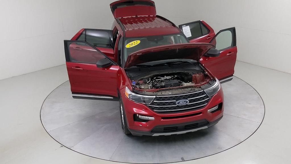 Certified 2022 Ford Explorer XLT w/ Equipment Group 202A AWD/4WD image 45