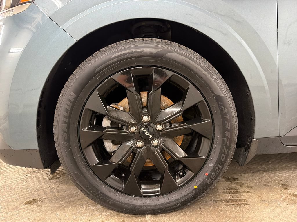 Used 2023 Kia Carnival SX Prestige w/ Paint Protection Package FWD image 14