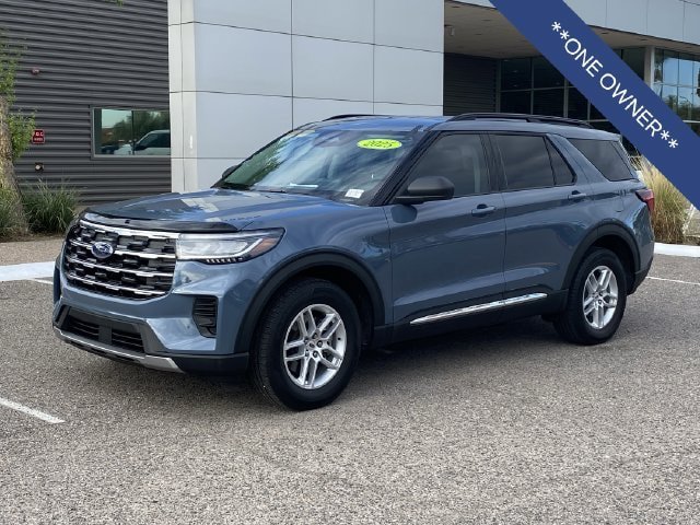 Certified 2025 Ford Explorer Active AWD/4WD image 3
