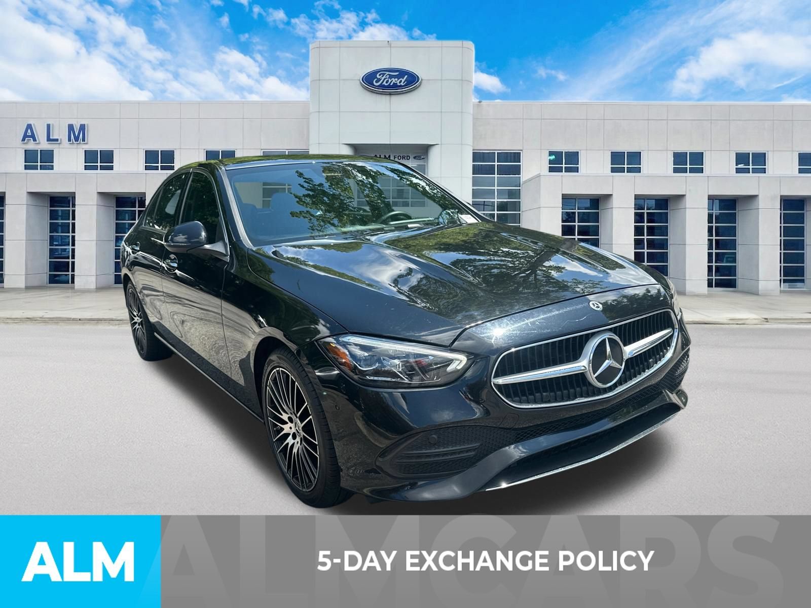 Used 2025 Mercedes-Benz C 300 Sedan image 3