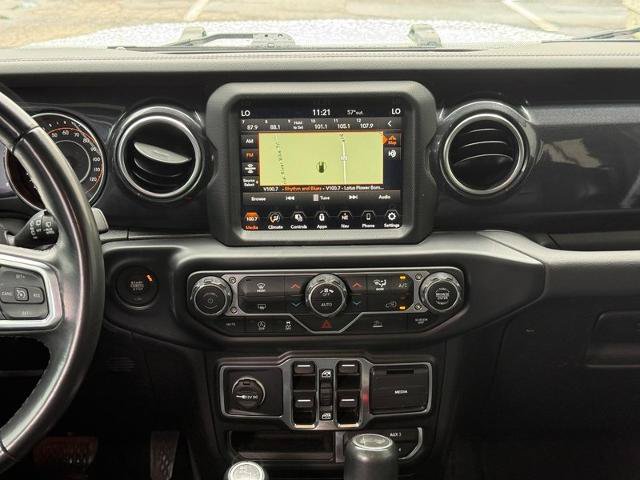 Used 2022 Jeep Wrangler Unlimited Sahara AWD/4WD image 13