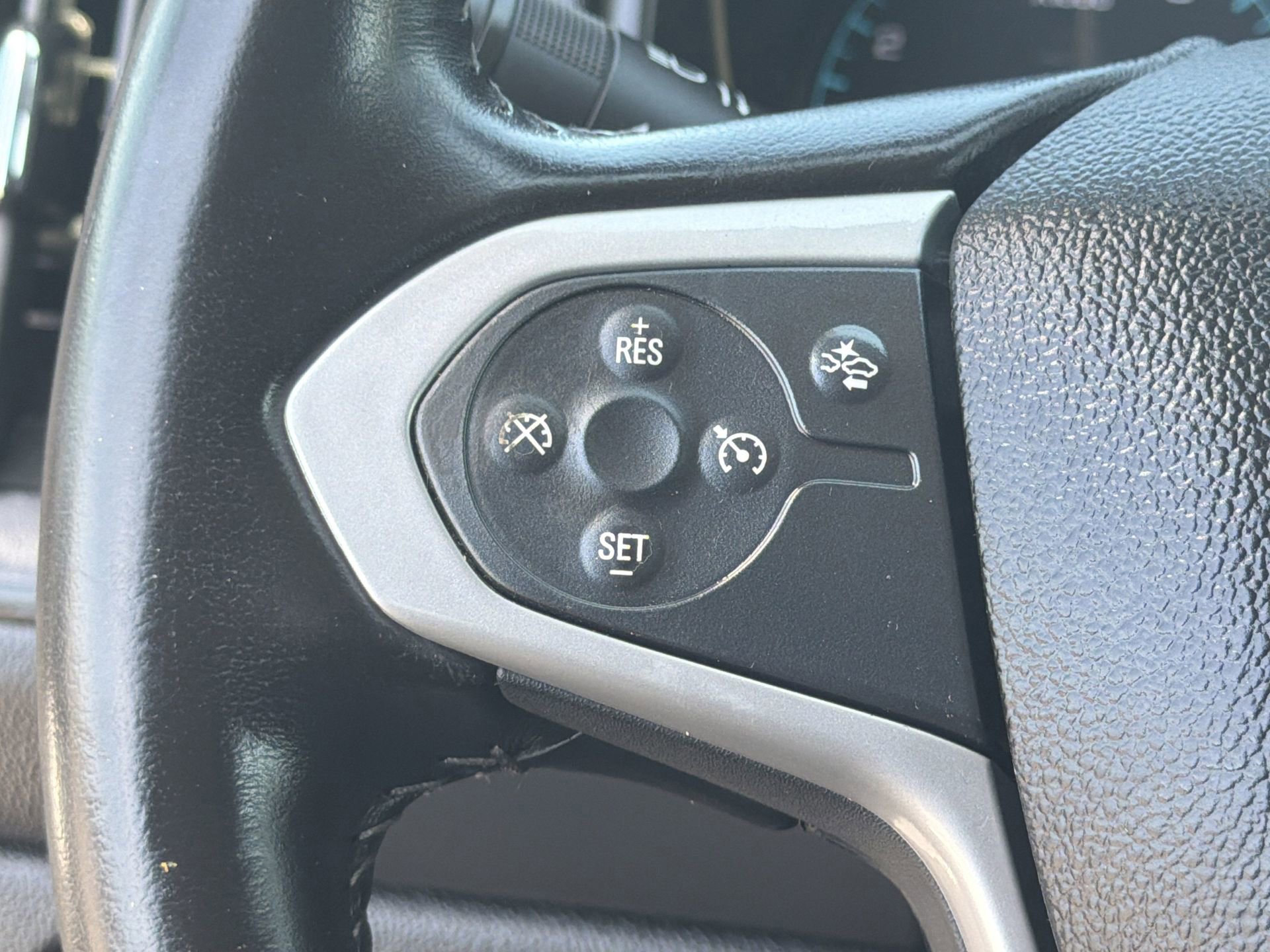 Used 2022 Chevrolet Colorado LT w/ Fleet Safety Package image 15