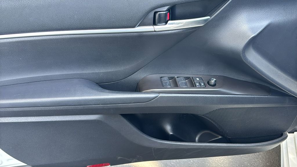 Used 2023 Toyota Camry SE FWD image 18