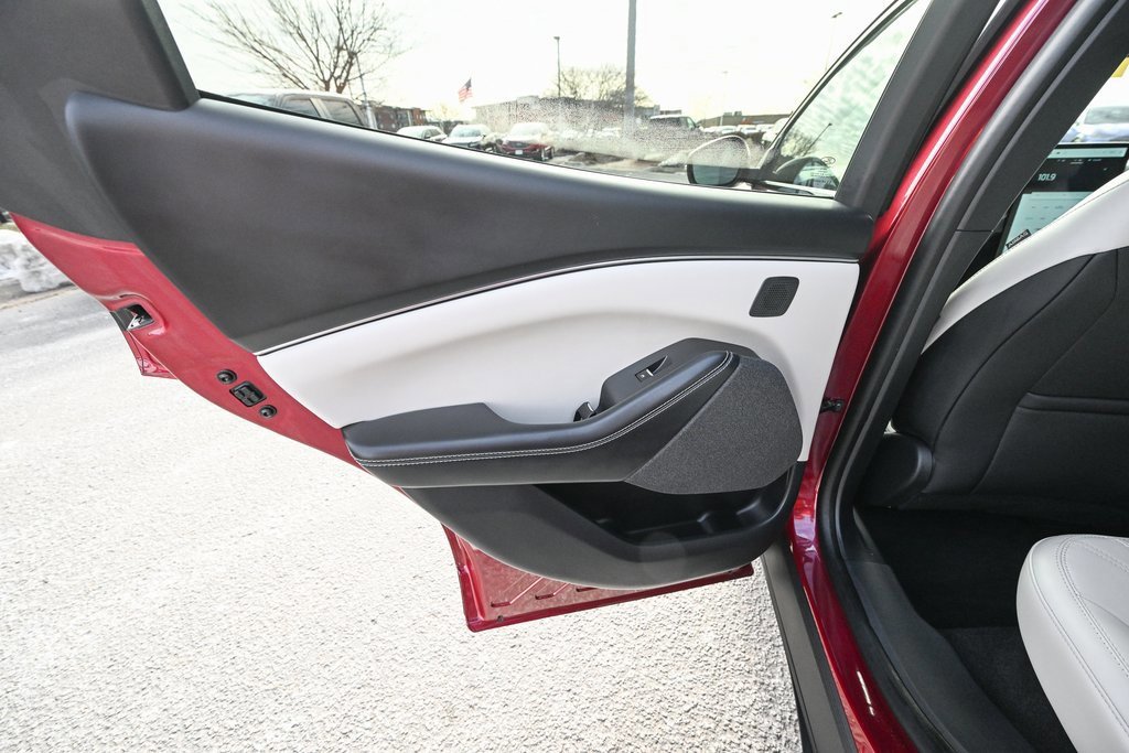 Certified 2025 Ford Mustang Mach-E Premium image 27