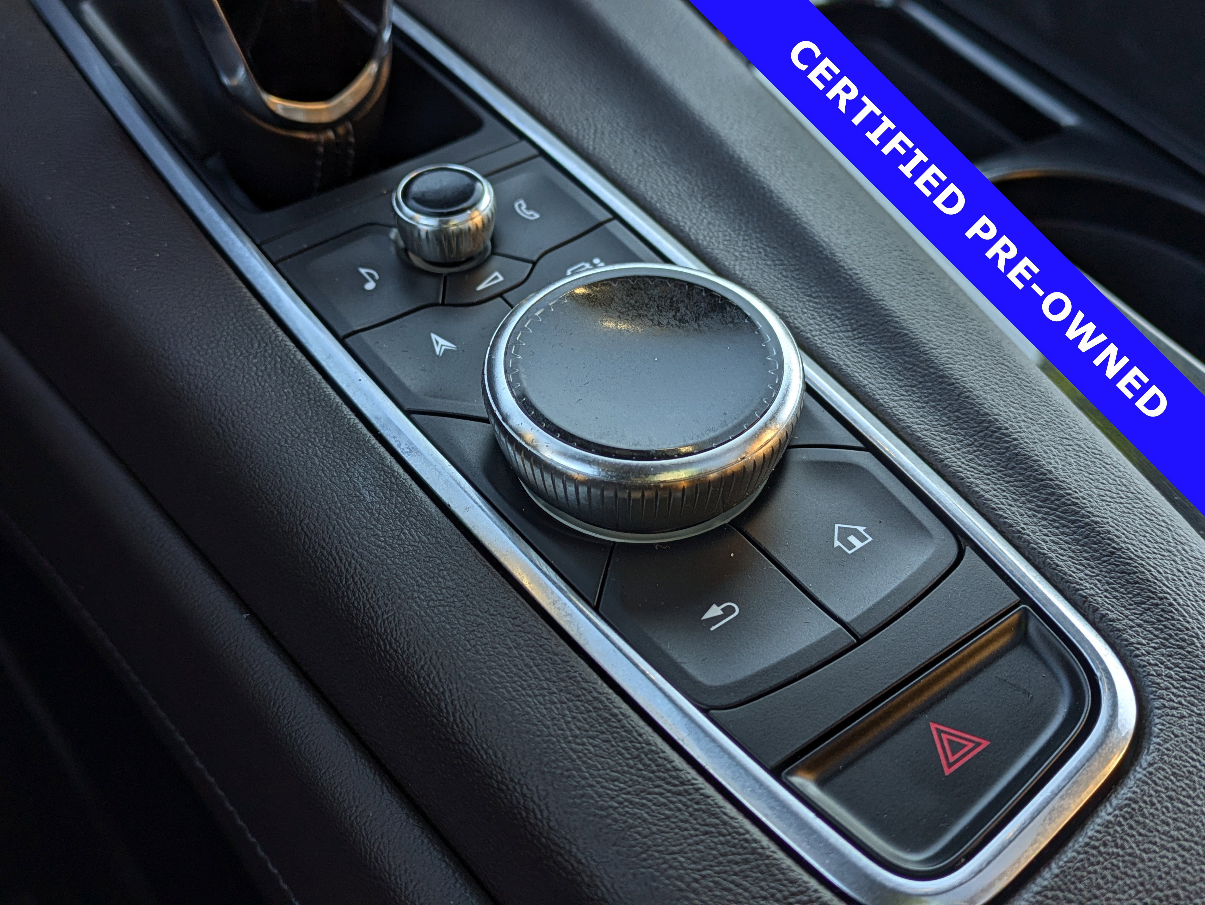 Used 2022 Cadillac Escalade Premium Luxury image 34