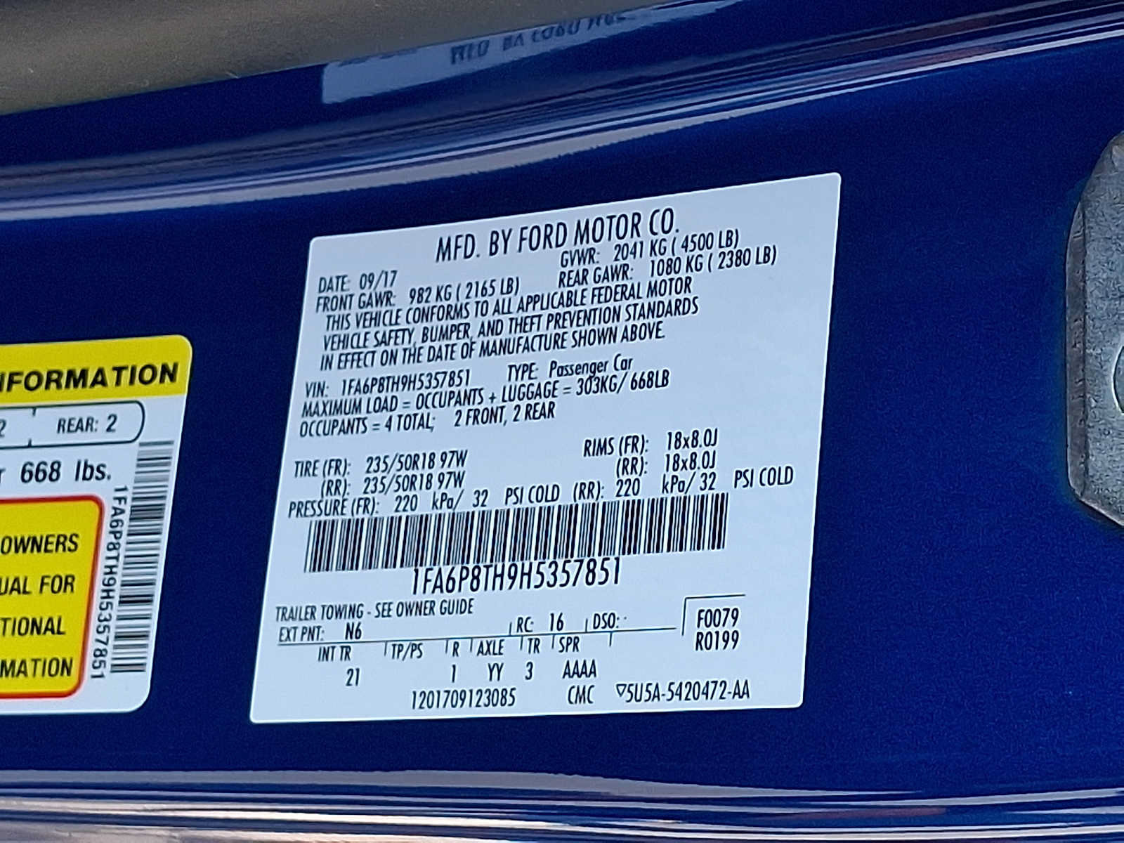 Certified 2017 Ford Mustang Coupe RWD image 27