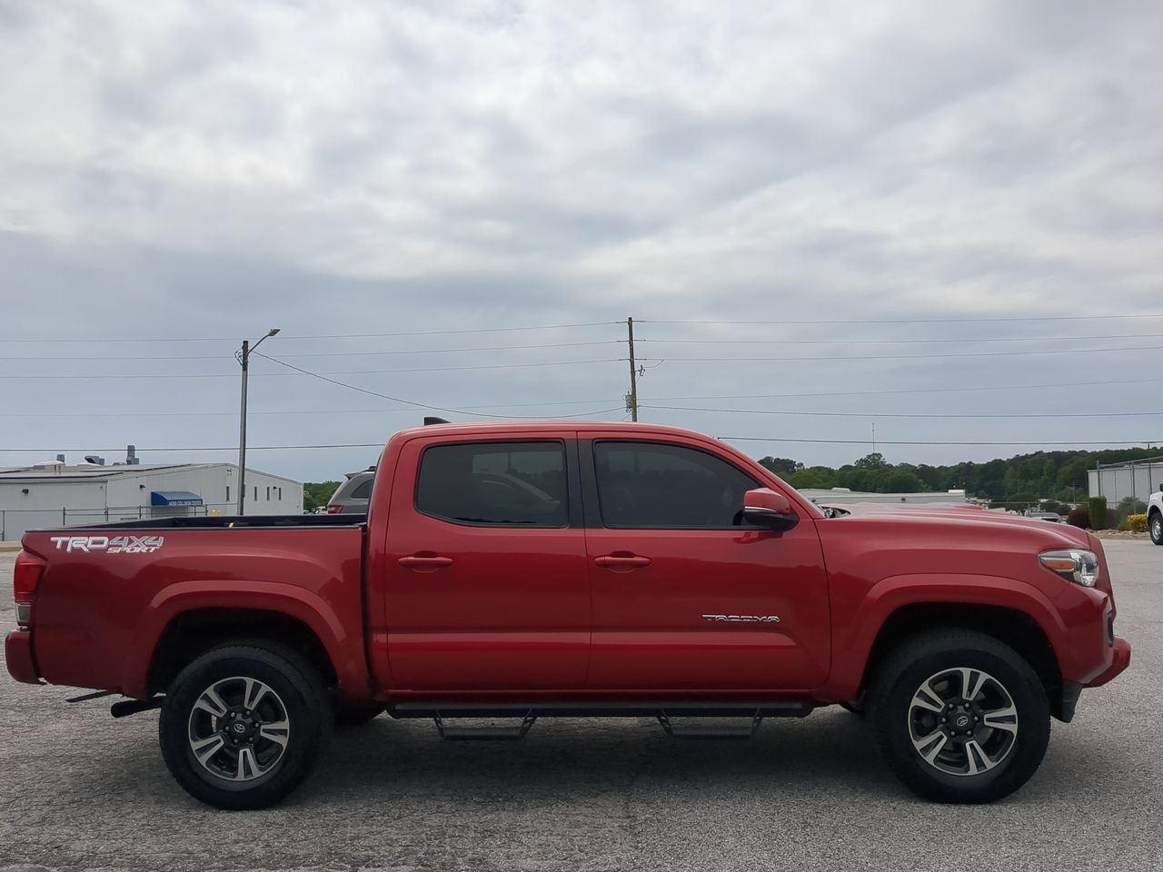 Used 2017 Toyota Tacoma TRD Sport w/ Tow Package (A/T)