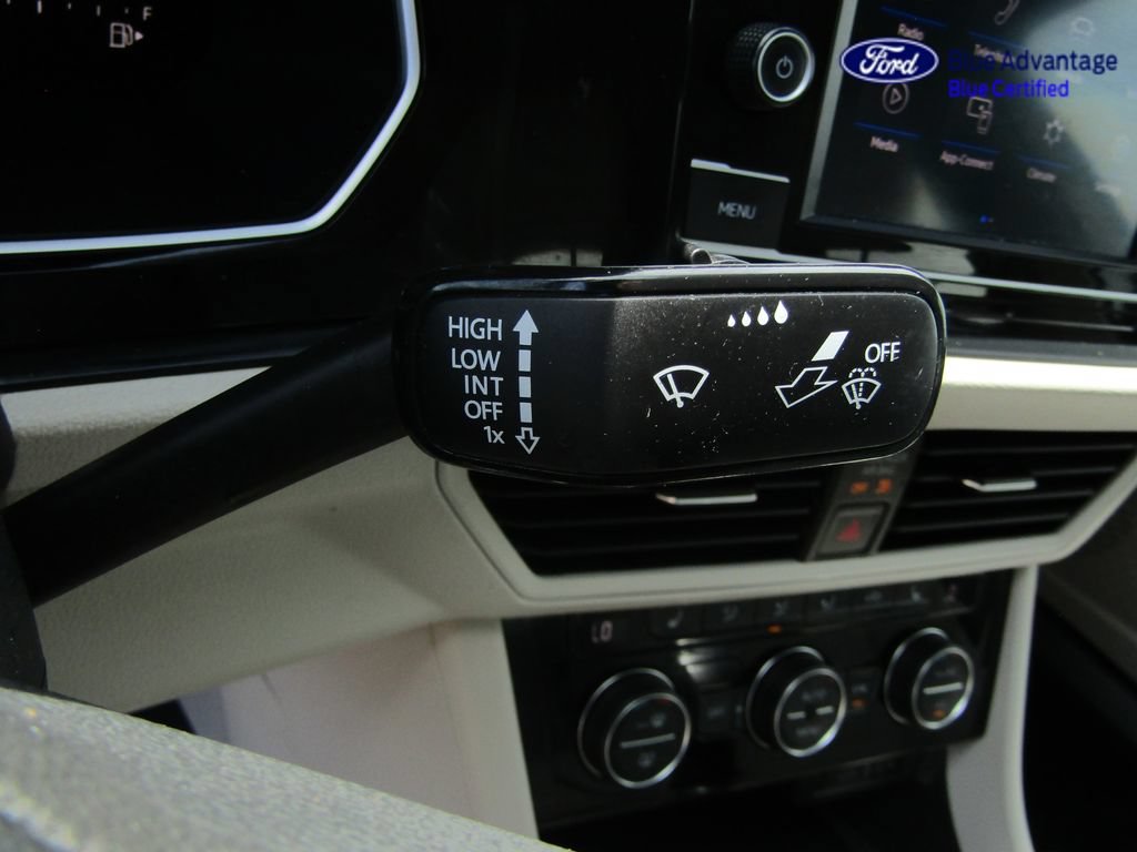 Used 2022 Volkswagen Jetta SE FWD image 32