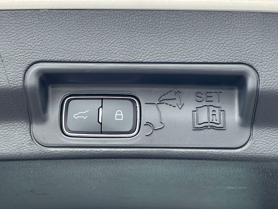 Certified 2025 Ford Explorer ST-Line image 40