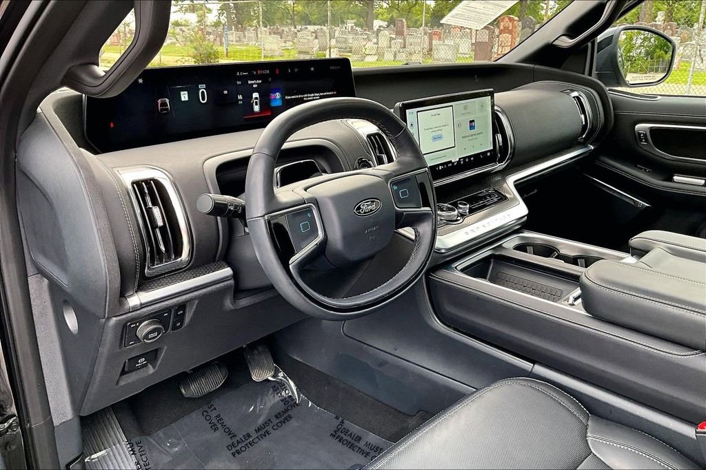 Certified 2025 Ford Expedition Platinum w/ Stealth Appearance Package AWD/4WD image 13
