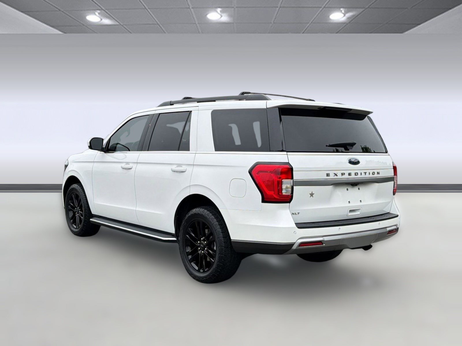 Certified 2023 Ford Expedition XLT RWD image 3