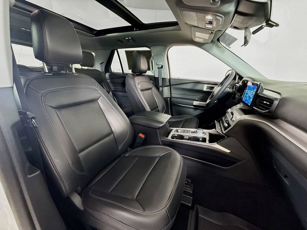 Certified 2023 Ford Explorer XLT w/ Equipment Group 202A image 30