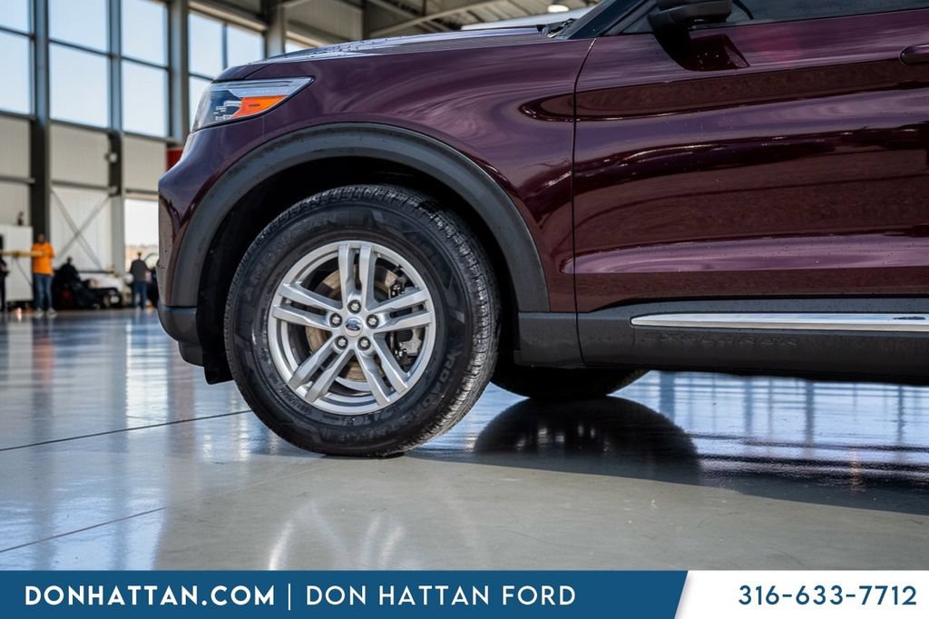 Certified 2022 Ford Explorer XLT w/ Class IV Trailer Tow Package AWD/4WD image 39