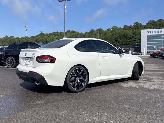 Used 2024 BMW 230i Coupe w/ Convenience Package RWD image 3