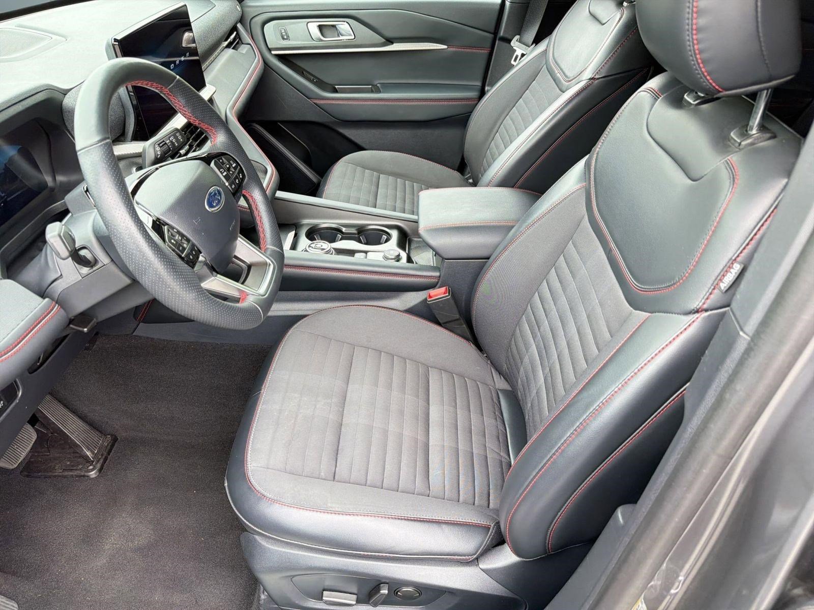 Certified 2025 Ford Explorer ST-Line w/ ST-Line Street Pack AWD/4WD image 5