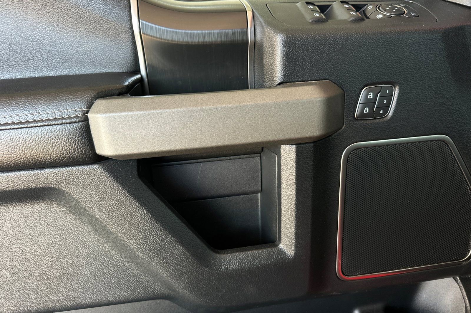 Certified 2019 Ford F150 Raptor w/ Equipment Group 802A Luxury image 10