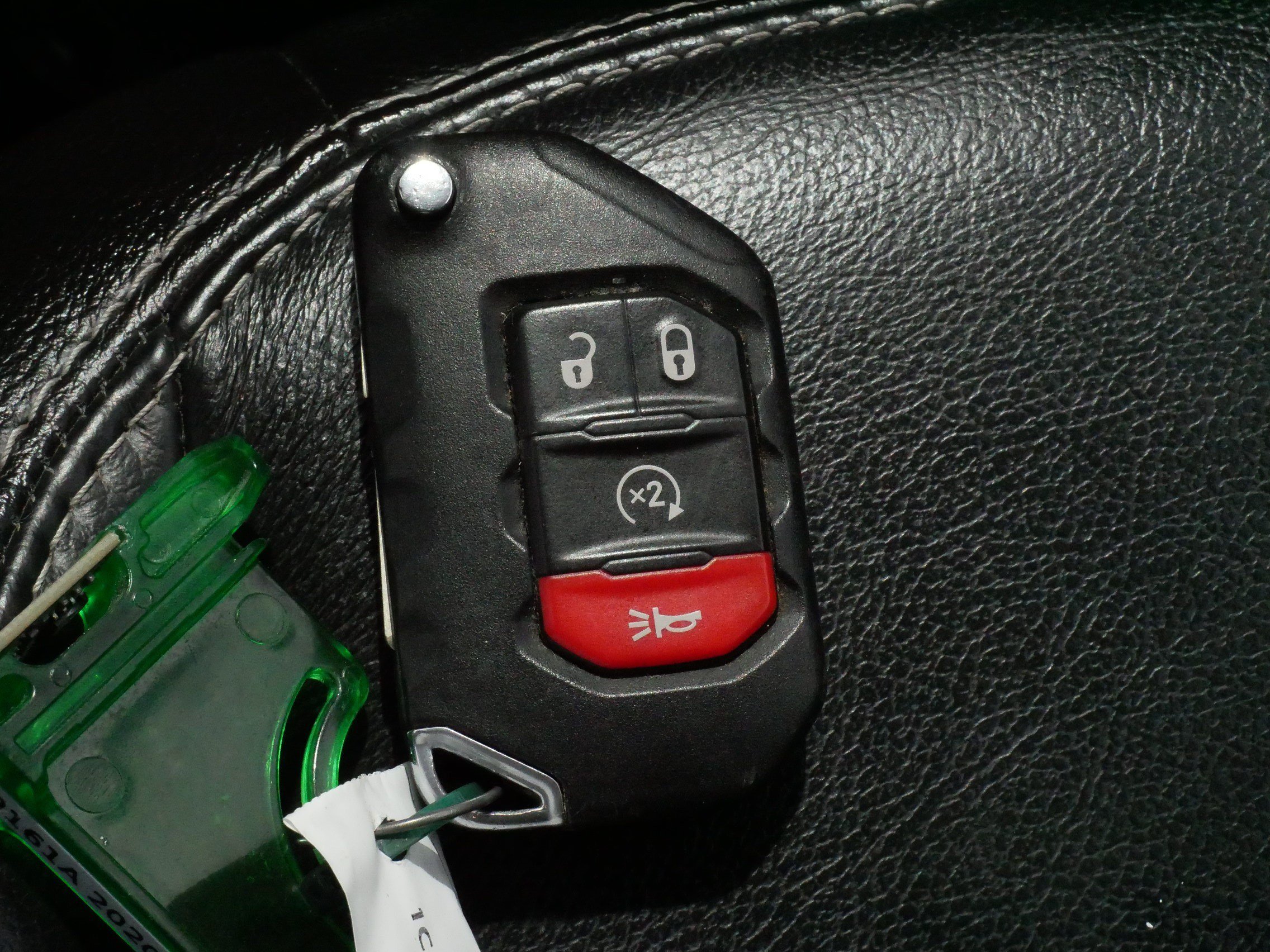 Used 2020 Jeep Wrangler Unlimited Sahara AWD/4WD image 31