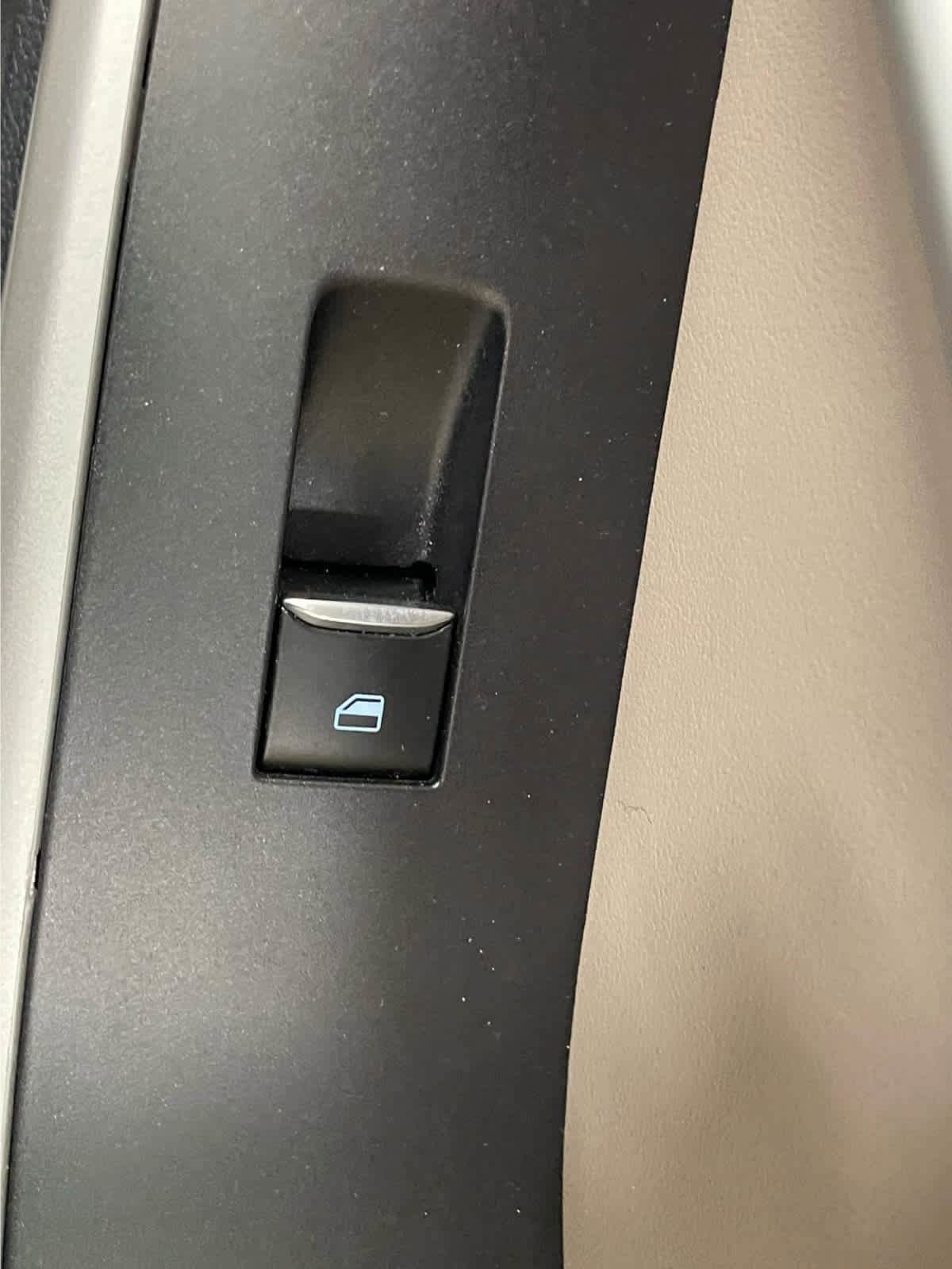 Certified 2022 Ford Explorer Limited w/ Equipment Group 301A AWD/4WD image 41