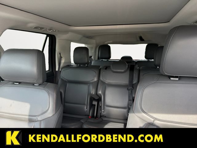 Certified 2025 Ford Expedition Active AWD/4WD image 15
