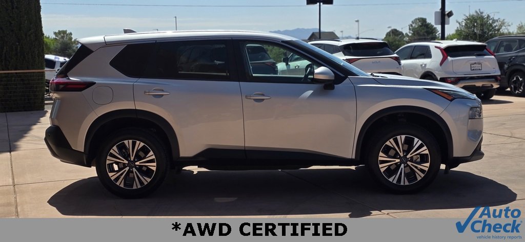 Used 2023 Nissan Rogue SV image 11