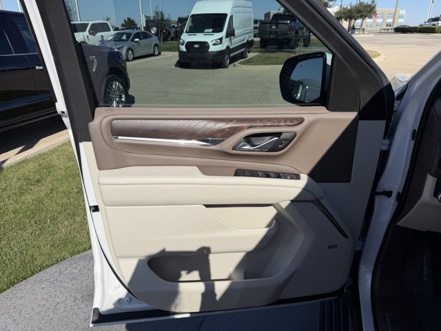 Used 2023 GMC Yukon XL Denali w/ Denali Reserve Package image 10