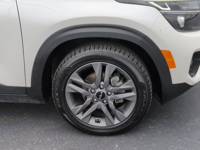 Used 2023 Kia Seltos S w/ Navigation Package FWD image 11