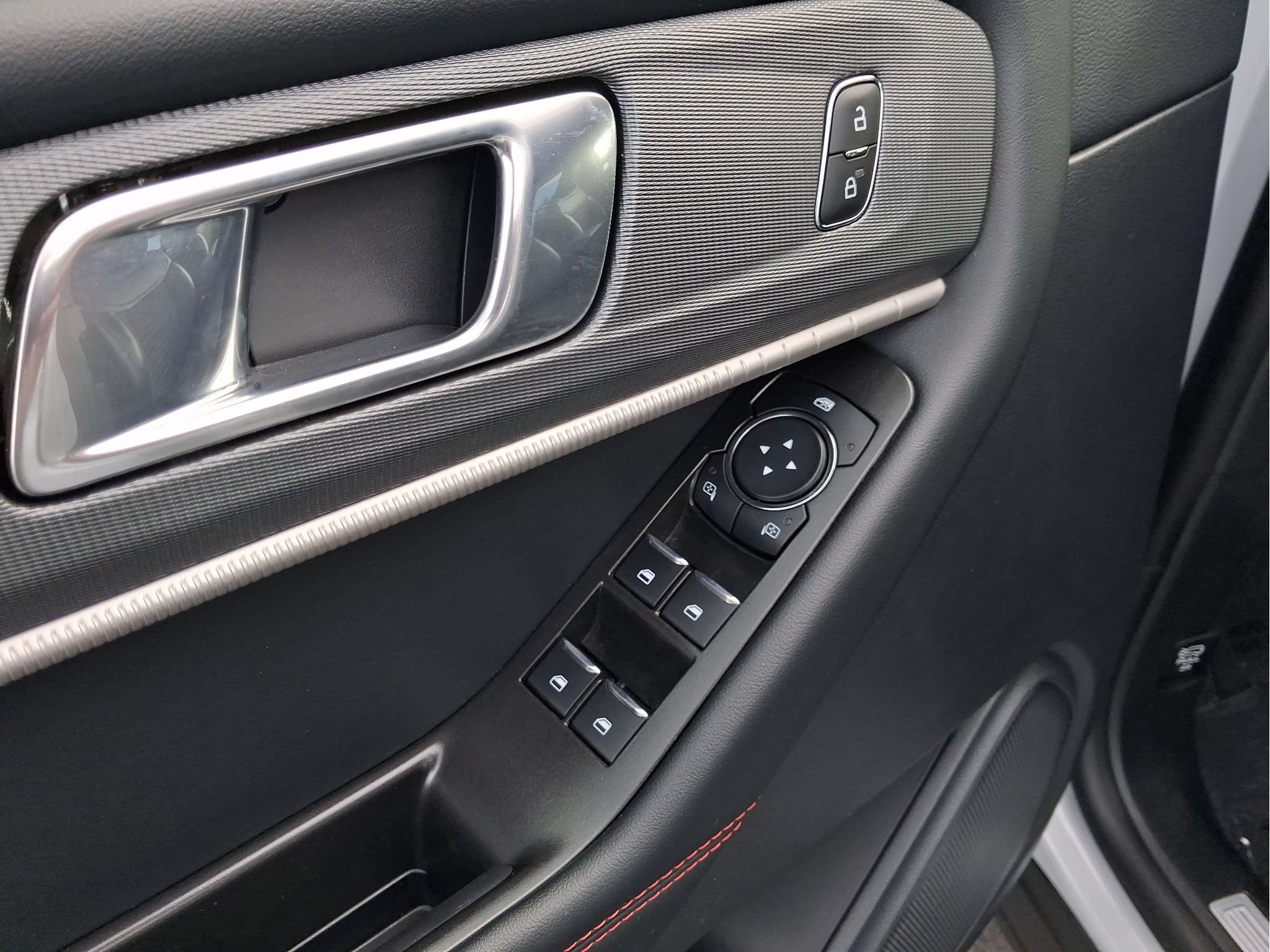 Certified 2026 Ford Explorer ST-Line AWD/4WD image 19
