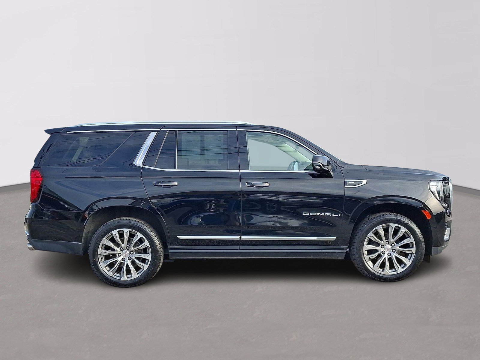 Used 2021 GMC Yukon Denali w/ Denali Premium Package image 7