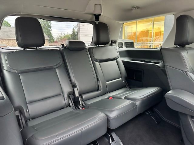 Certified 2025 Ford Expedition Active AWD/4WD image 45