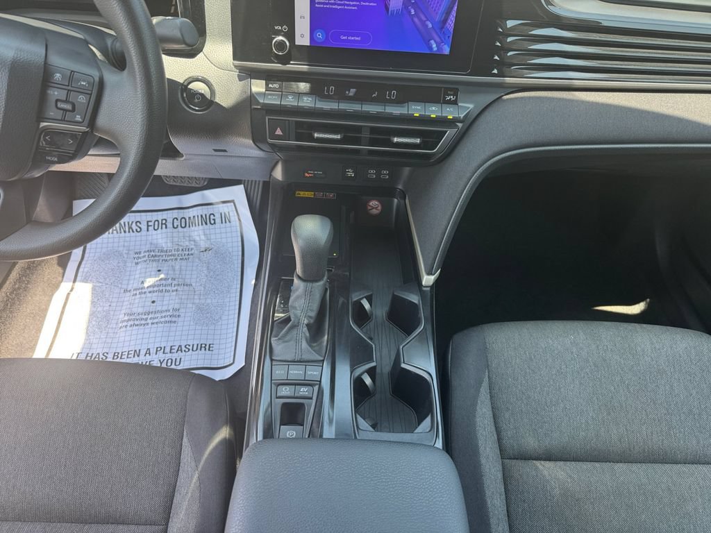 Used 2025 Toyota Camry LE FWD image 11