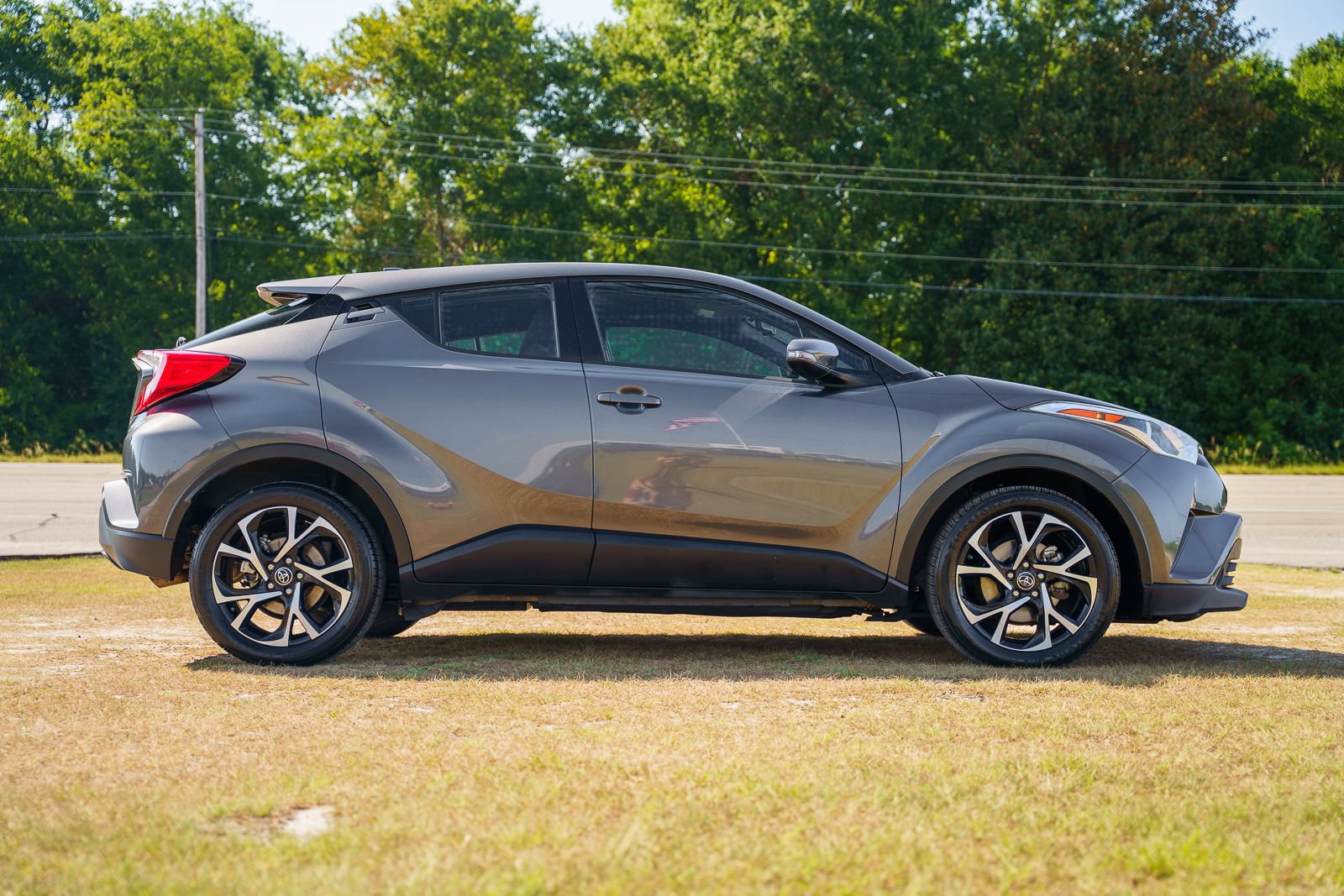 Used 2018 Toyota C-HR XLE FWD image 9