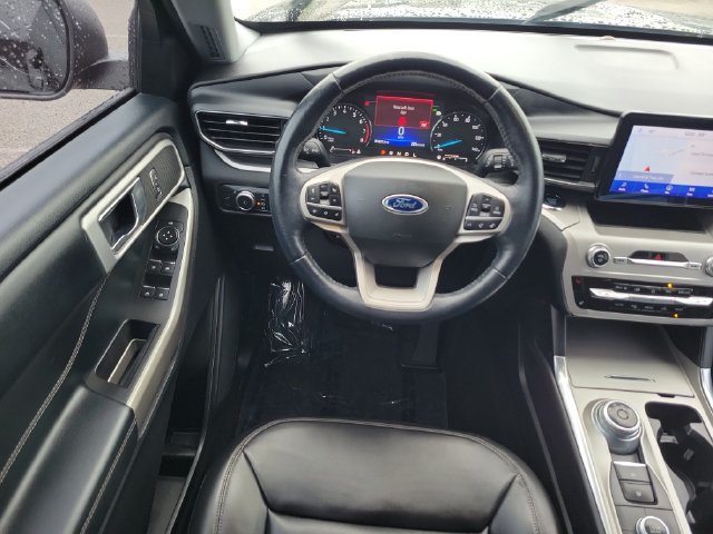 Certified 2022 Ford Explorer XLT w/ Equipment Group 202A AWD/4WD image 11