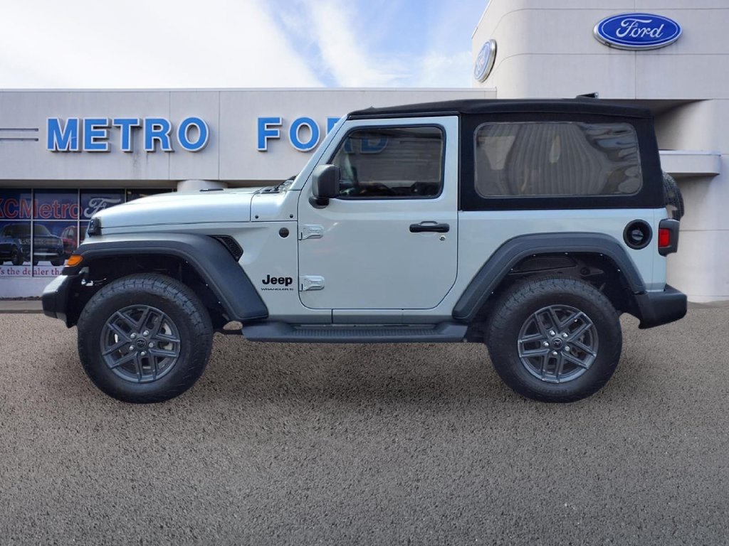 Used 2024 Jeep Wrangler Sport AWD/4WD image 6