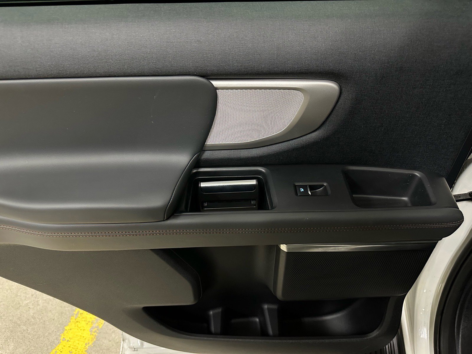 Certified 2025 Ford Expedition Active image 34