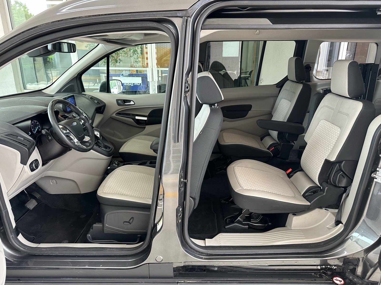 Certified 2019 Ford Transit Connect XLT FWD image 20