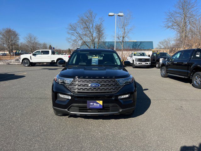 Certified 2022 Ford Explorer XLT w/ Equipment Group 202A image 7