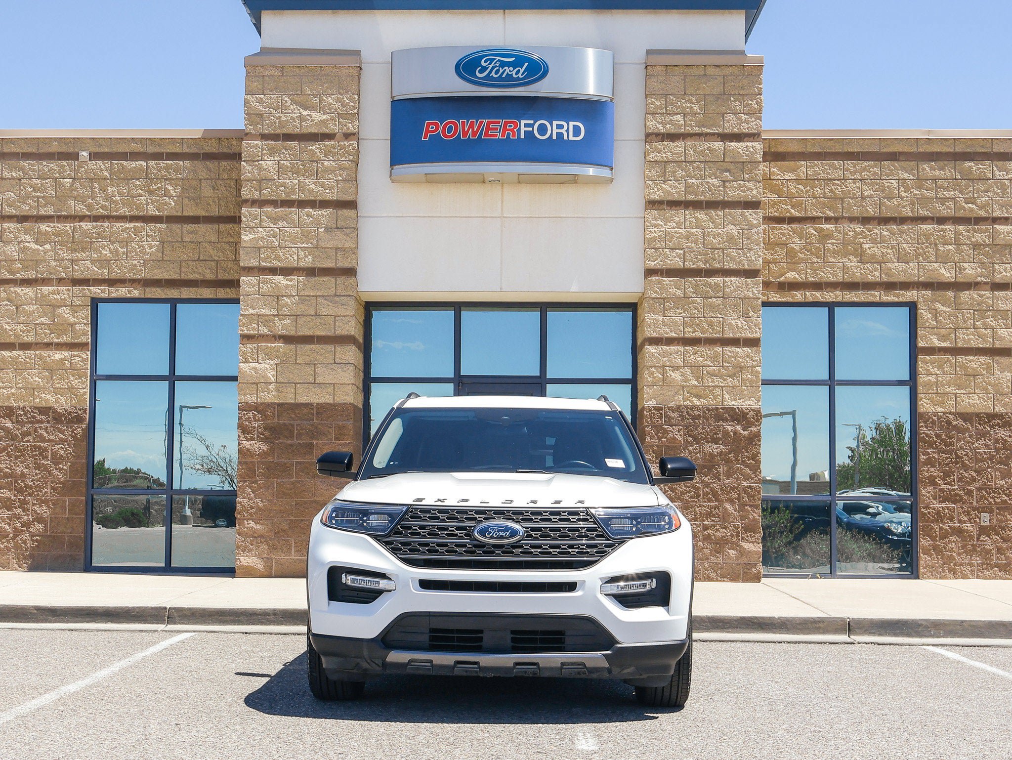 Certified 2022 Ford Explorer XLT w/ Equipment Group 202A RWD image 3