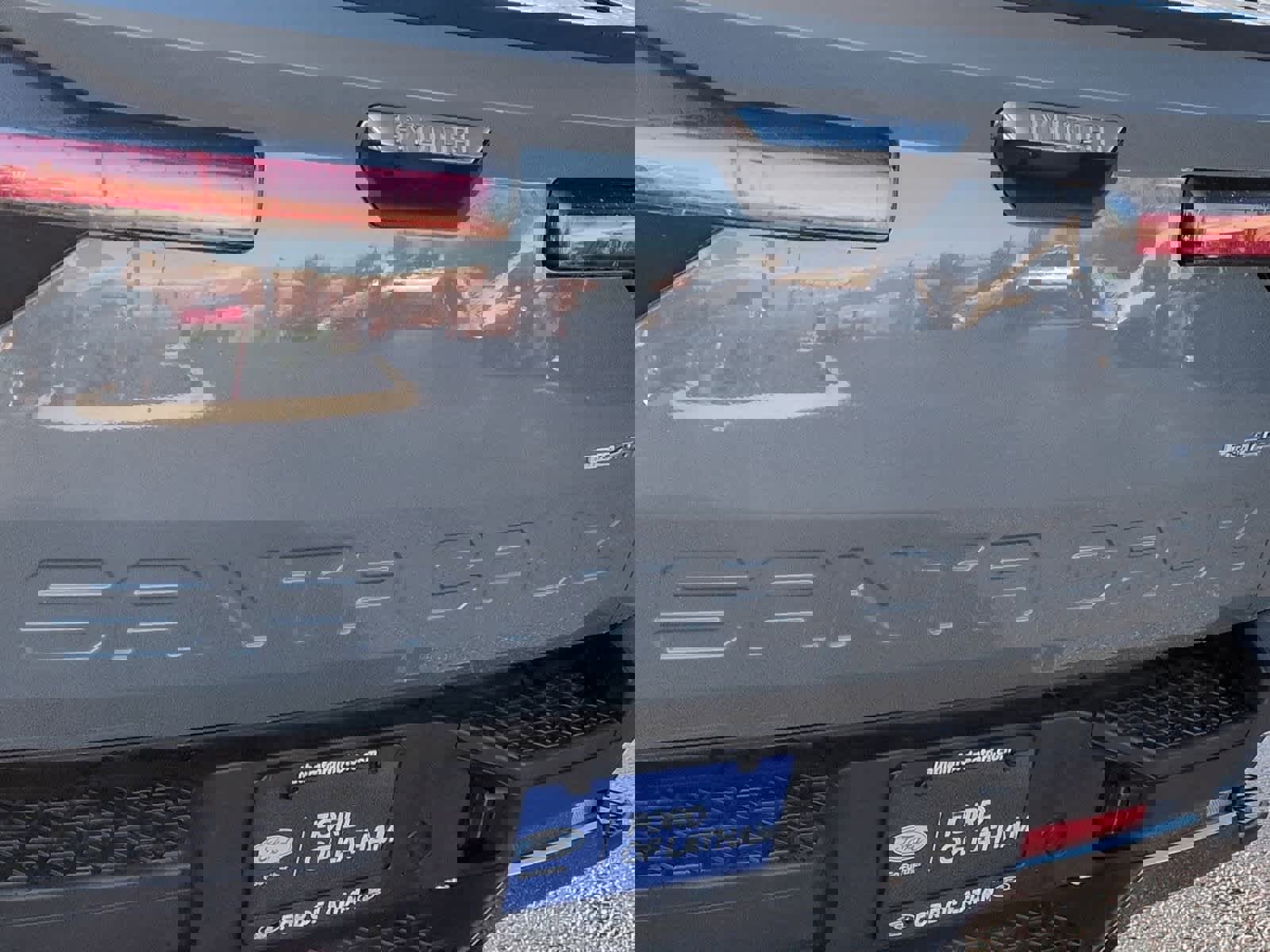 Used 2022 Hyundai Santa Cruz Limited image 13