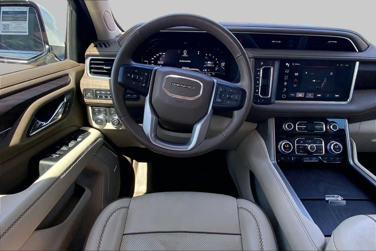 Used 2023 GMC Yukon Denali AWD/4WD image 6