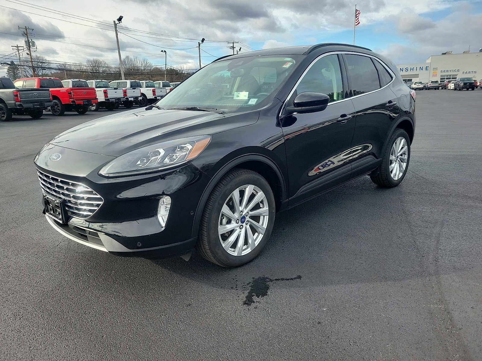 Certified 2022 Ford Escape Titanium w/ Titanium Elite Package image 3