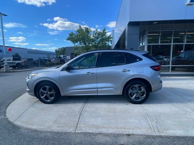 Certified 2023 Ford Escape ST-Line w/ Tech Pack #1 AWD/4WD image 5