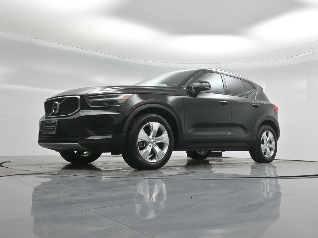 Used 2022 Volvo XC40 T5 Momentum image 42