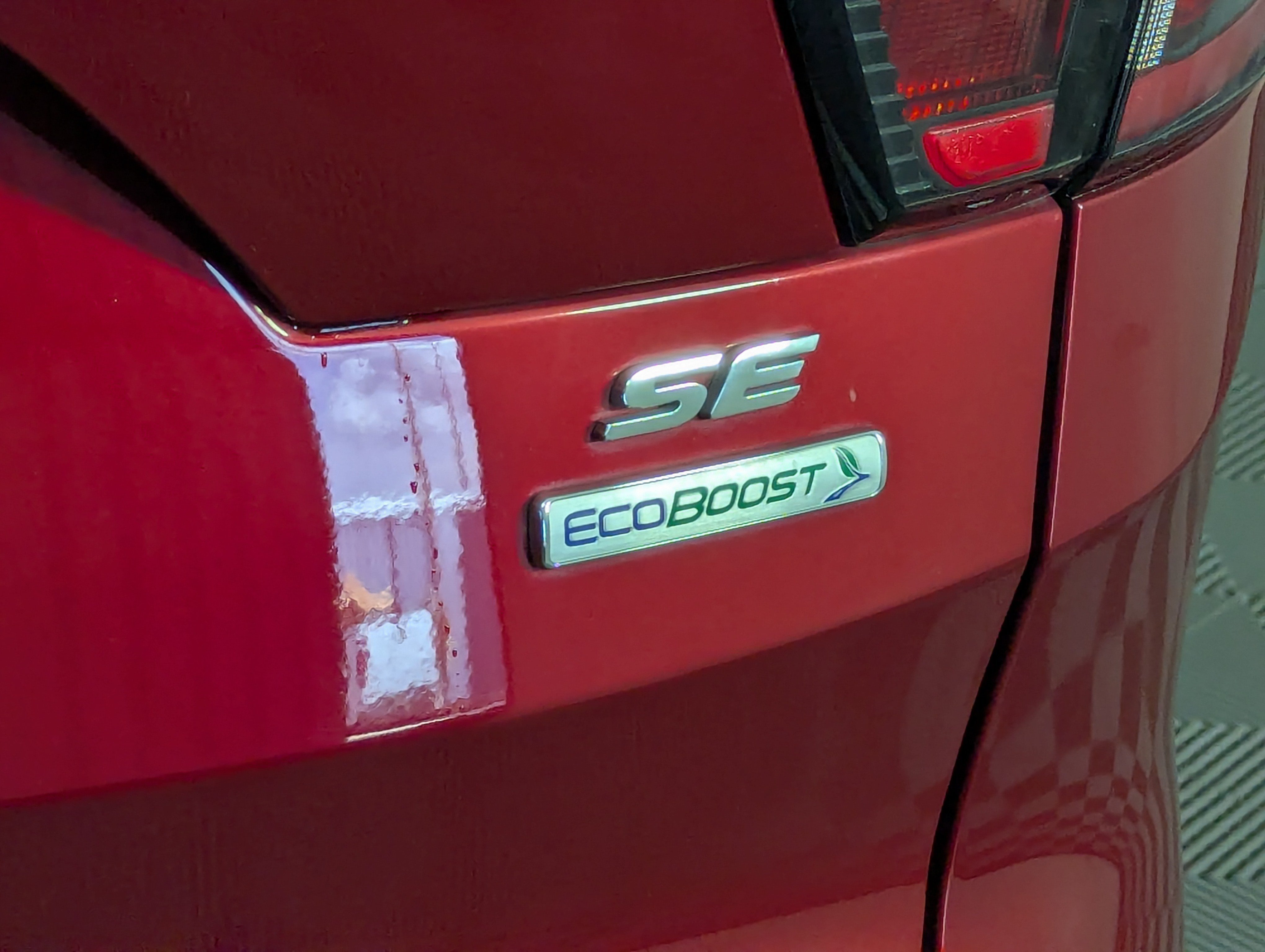 Certified 2018 Ford Escape SE FWD image 11