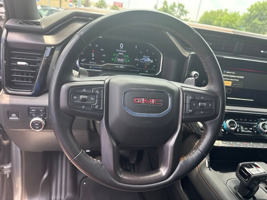 Used 2024 GMC Sierra 1500 AT4 w/ Technology Package AWD/4WD image 13